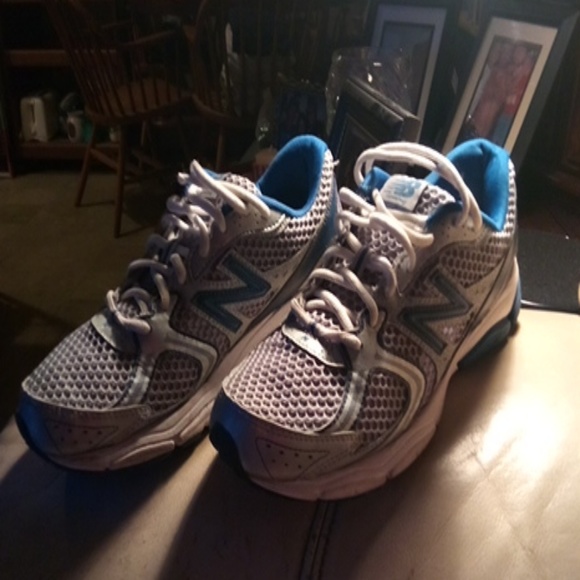 Shoes - Picture 4 of 4